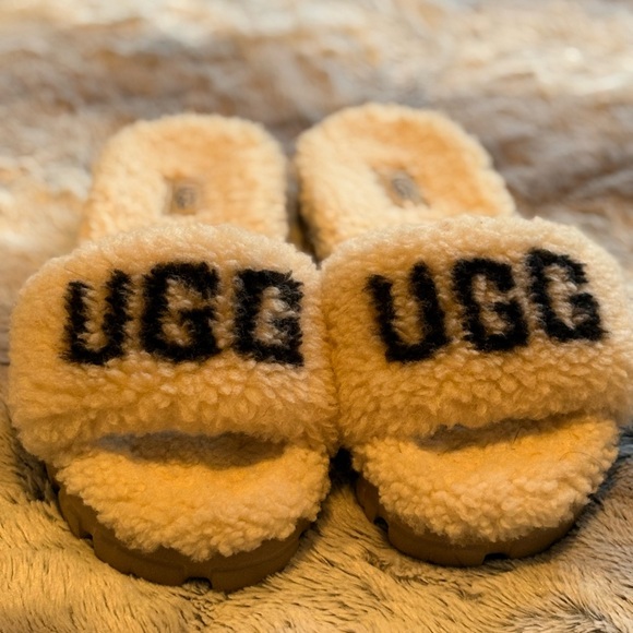 UGG Shoes - UGG Cream and Black Fluffy Slides